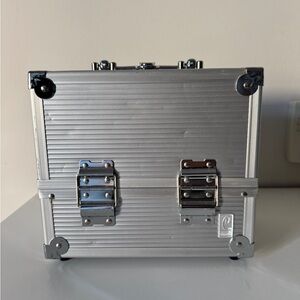 Caboodles Train Case - Makeup Organizer Vintage Silver